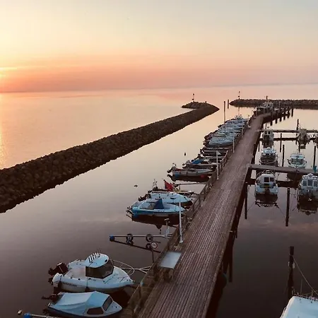 5 Strandlaeufer Glowe